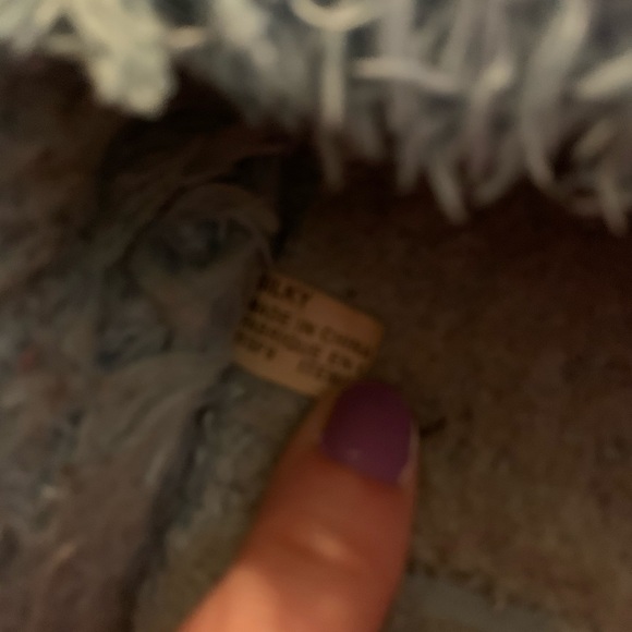 Light blue house slippers, size 7/8 - Picture 2 of 5